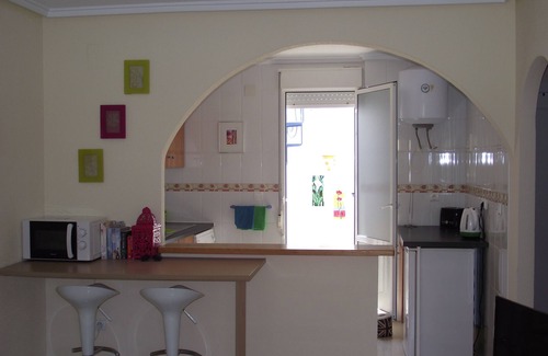 Quesada Casa | CASA DE 3 CAMAS, LO MARABU, CIUDAD QUESADA. PISCINA COMUNITARIA, WI-FI Y TV. AIRE ACONDICIONADO