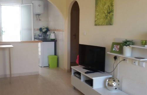 Quesada Casa | CASA DE 3 CAMAS, LO MARABU, CIUDAD QUESADA. PISCINA COMUNITARIA, WI-FI Y TV. AIRE ACONDICIONADO