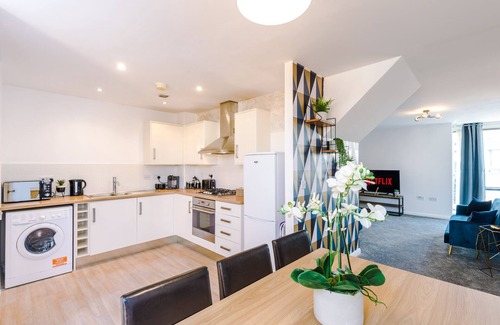 Manchester Casa | 3 Bed House Manchester by MCR Dens