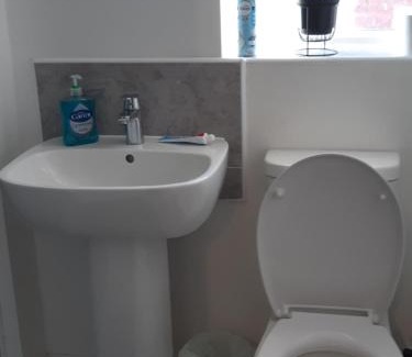 Rushden Casa | 3 Bed House - Sleeps 4 - Parking - Wifi