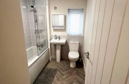 Bradford Casa | 3-Bed House Sleeps 5 Free Parking