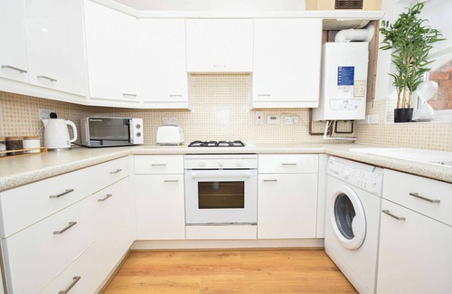 Crosby Apartamento | 3 Bed House, Sleeps 5, Walking Distance to Centre