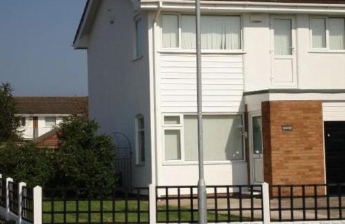 Penrhyn Bay Casa | 3 Bed House - Sleeps 6 - Garden - Parking - Wifi