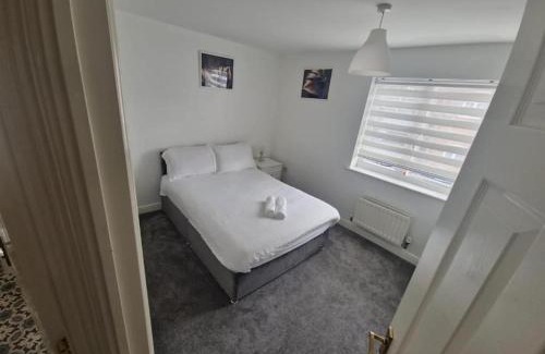 Maidstone Casa | 3 Bed House - Sleeps 6 - Parking - Wifi