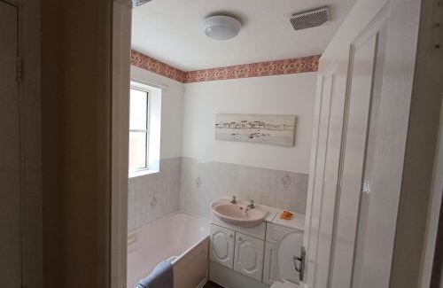 Uttoxeter Casa | 3 Bed House - Sleeps 6 - Pets - Parking - Wifi