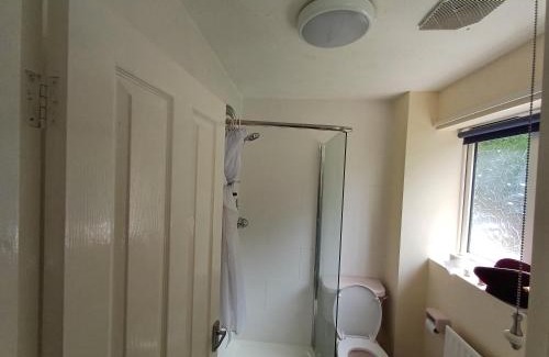Uttoxeter Casa | 3 Bed House - Sleeps 6 - Pets - Parking - Wifi
