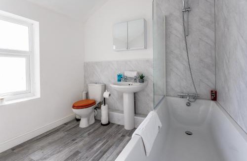 Durham Casa | 3 Bed House - Sleeps 5 - Parking - Wifi