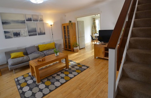 Fairfield Casa | 3 Bed house with Parking in Croydon - 15min to London Bridge & Gatwick Airport