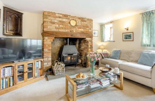 Newport Casa | 3 bed in Carisbrooke IC037