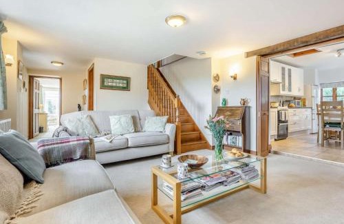 Newport Casa | 3 bed in Carisbrooke IC037