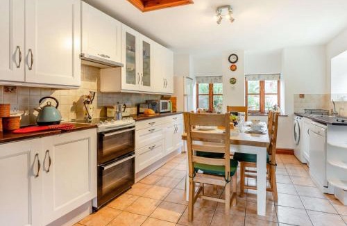 Newport Casa | 3 bed in Carisbrooke IC037
