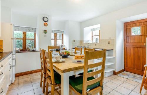 Newport Casa | 3 bed in Carisbrooke IC037