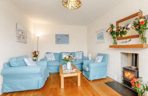 Charmouth Casa | 3 Bed in Charmouth DC121