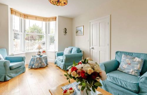 Charmouth Casa | 3 Bed in Charmouth DC121