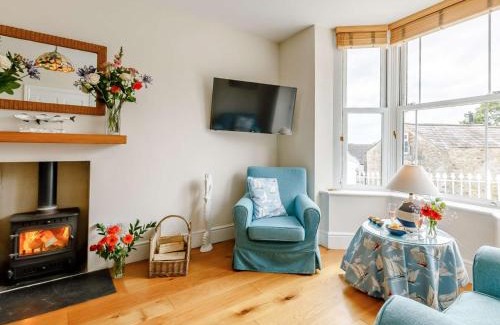 Charmouth Casa | 3 Bed in Charmouth DC121