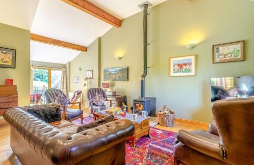 Colby Casa | 3 Bed in Eden Valley 93200