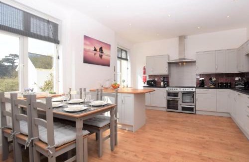 Freshwater Bay Casa | 3 Bed in Freshwater 66583