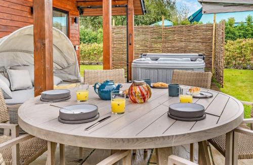 Upper Killay Casa | 3 Bed in Gower 91720
