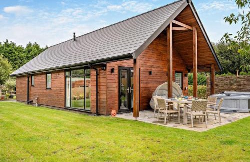 Upper Killay Casa | 3 Bed in Gower 91720