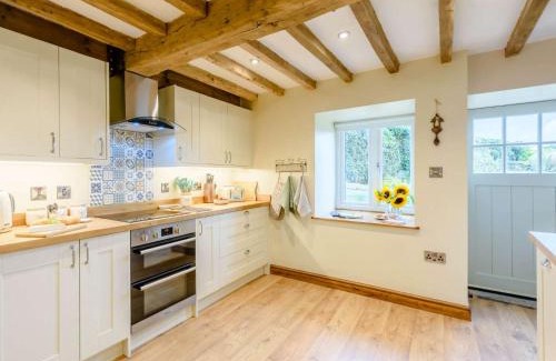 Bwlchgwyn Casa | 3 Bed in Gwynfryn 83938