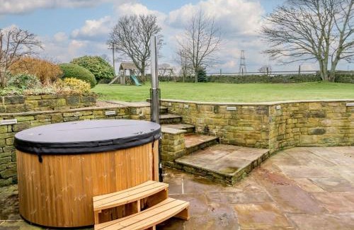 Halifax Casa | 3 Bed in Halifax 90209
