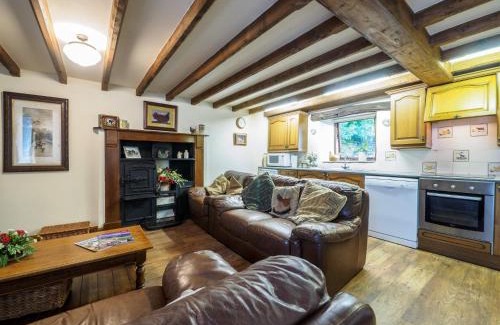 Hope Valley Casa | 3 Bed in Hope PK432