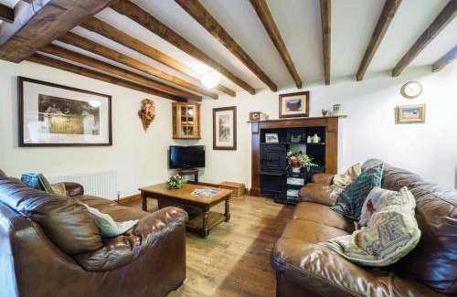 Hope Valley Casa | 3 Bed in Hope PK432