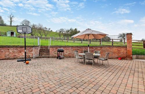 Tenbury Wells Casa | 3 Bed in Lower Rochford 94240