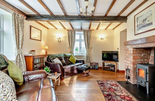 Tenbury Wells Casa | 3 Bed in Lower Rochford 94240
