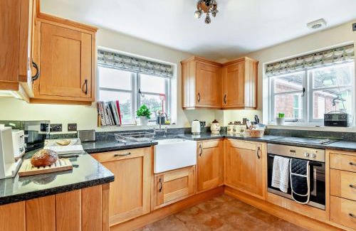 Tenbury Wells Casa | 3 Bed in Lower Rochford 94240