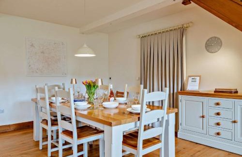 Shaftesbury Casa | 3 Bed in Melbury Abbas 48804