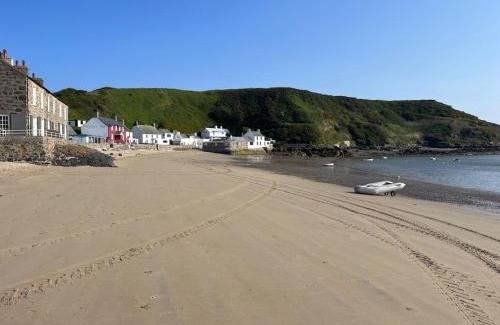 Edern Casa | 3 Bed in Morfa Nefyn 95040
