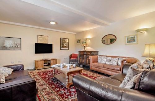 Longnor Casa | 3 bed in Pilsbury PK663