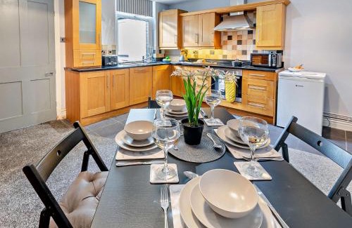 Ogden Casa | 3 Bed in Wilsden 93627