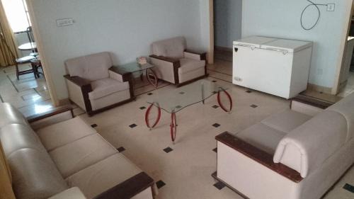 Karachi Casa | 3 Bed Independent First Floor