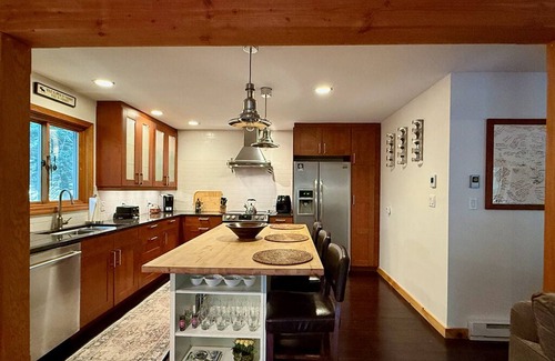 Wilmington Cabina | 3-Bed Lodge Minutes to Mt Snow, Hermitage Club, Ropanda Lake & Two Golf Courses