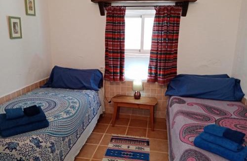 Loja Casa | 3 Bed Lodge - Sleeps 6 - Pool - Terrace - Parking