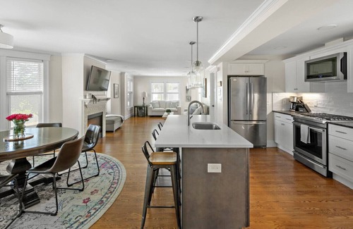 Somerville Condominio | 3 Bed Moreland St · Stunning 3+BD Under 10 mins to BOS w/parking & W/D