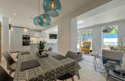 Hereford Casa | 3 bed - open plan - central home - Sleeps 5-6