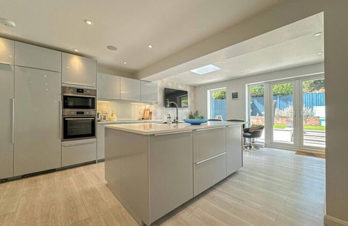 Hereford Casa | 3 bed - open plan - central home - Sleeps 5-6