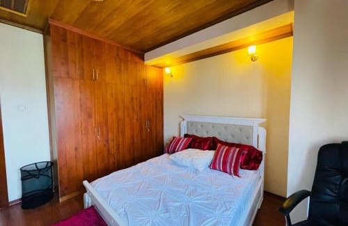 West Hararge Apartamento | 3-bed penthouse apartment