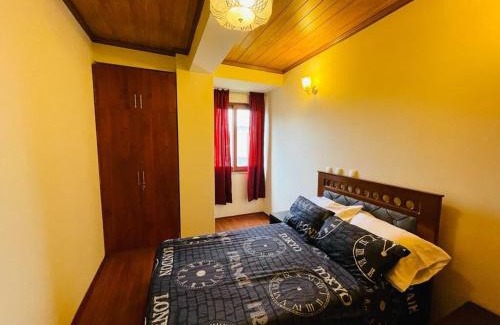 West Hararge Apartamento | 3-bed penthouse apartment