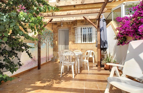 Lo Pagán Chalet De Esquí | 3 Bed refurbished house with air con and shared pool 5 mins walk to Mar Menor