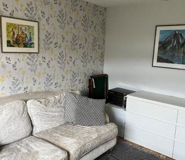 South Queensferry Casa | 3 bed self contained part house in Queensferry, Edinburgh