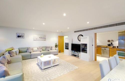 St. Mary's Park Apartamento | 3 Bed Serviced Apartment in Battersea - River views