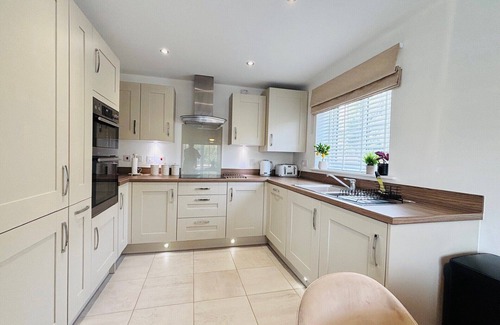 Shrewsbury Casa | 3 Bed Stylish Shrewsbury Home