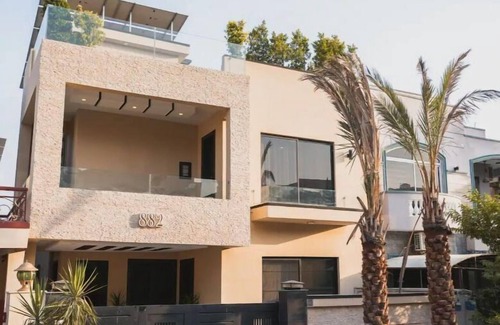 Rawalpindi Casa | 3 Bed Upper Unit w/Rooftop Oasis by Homrise