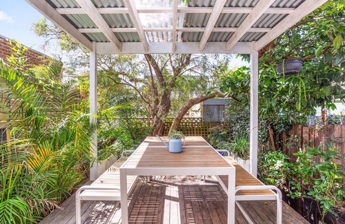 Newtown Casa | 3-Bed Victorian House with Alfresco Dining