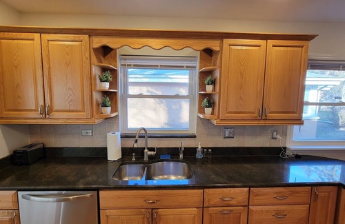 Skokie Casa | 3 Bedroom, 1.5 Bath in The Heart Of Skokie, 4 Seasons Porch and Pet-Friendly