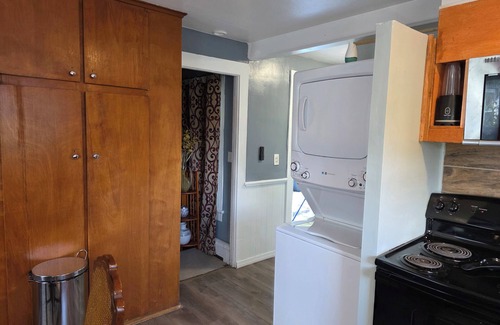 Manchester Casa | 3-bedroom 1 bath house in amazing Manchester with AC